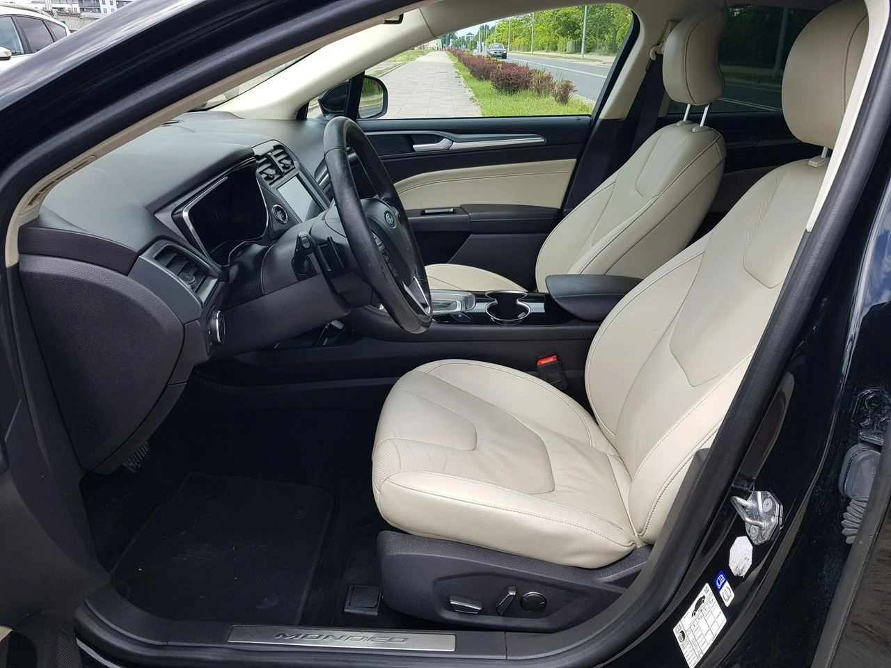 Ford Mondeo - Zdjęcie 9