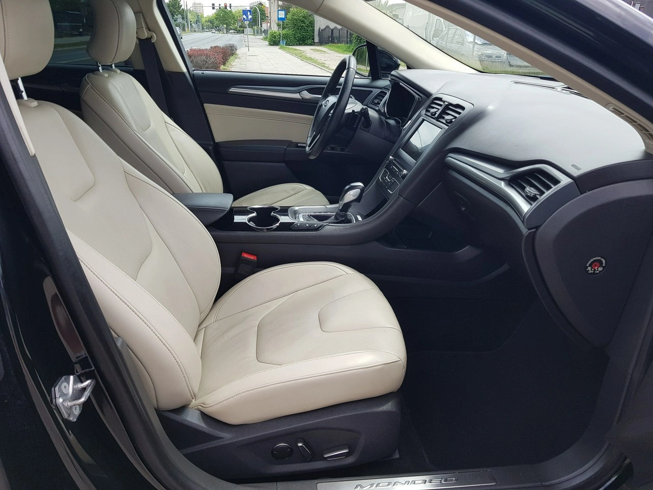 Ford Mondeo - Zdjęcie 17