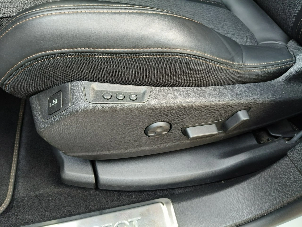Peugeot 5008 - Zdjęcie 27