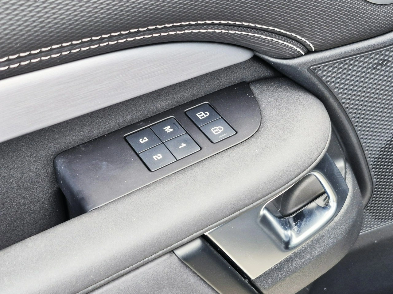 Land Rover Discovery - Zdjęcie 14