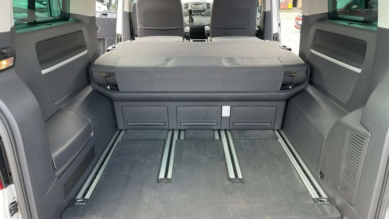 Volkswagen Multivan - Zdjęcie 10