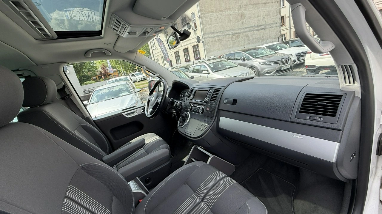 Volkswagen Multivan - Zdjęcie 19