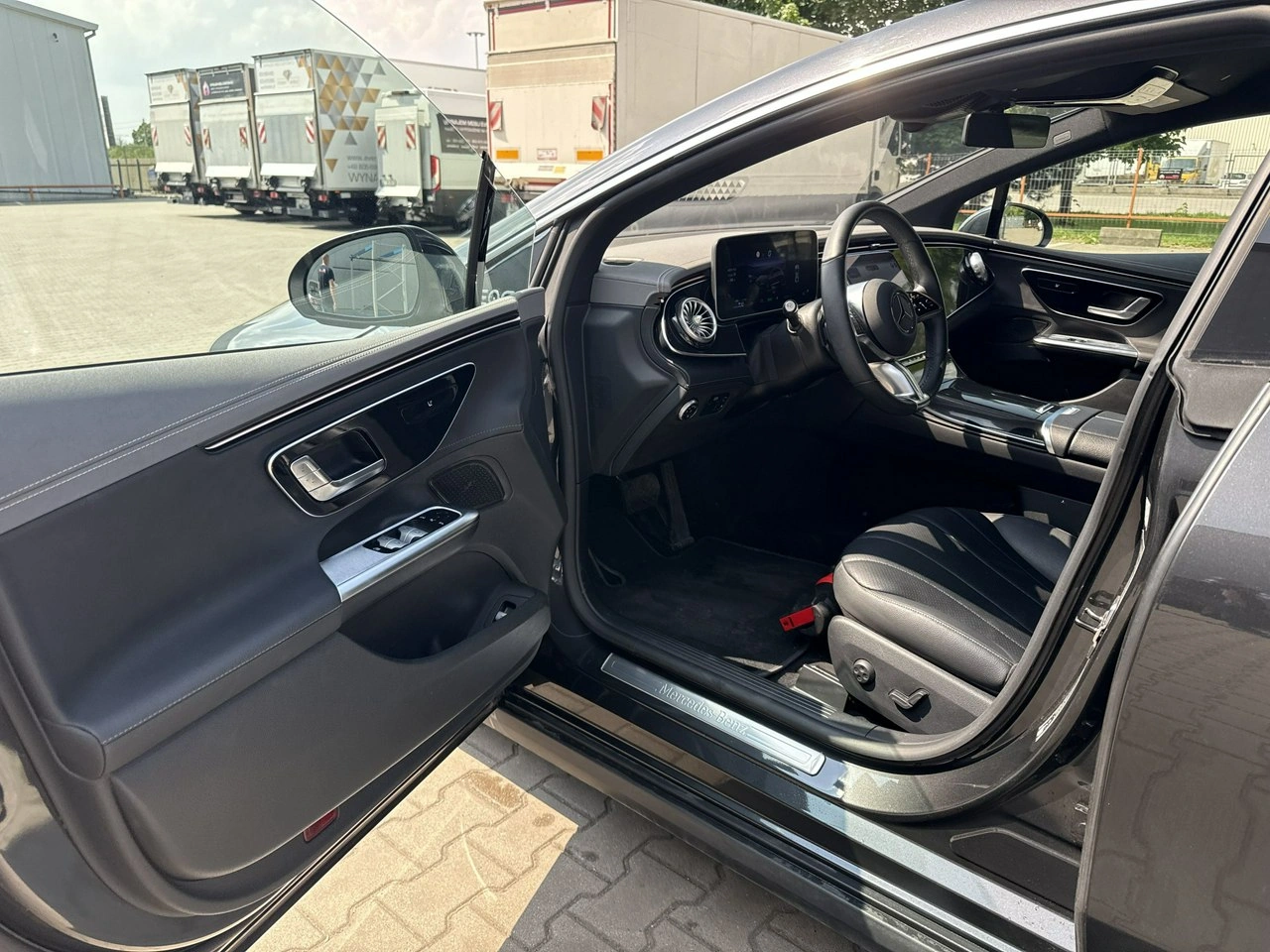 Mercedes EQE - Zdjęcie 9