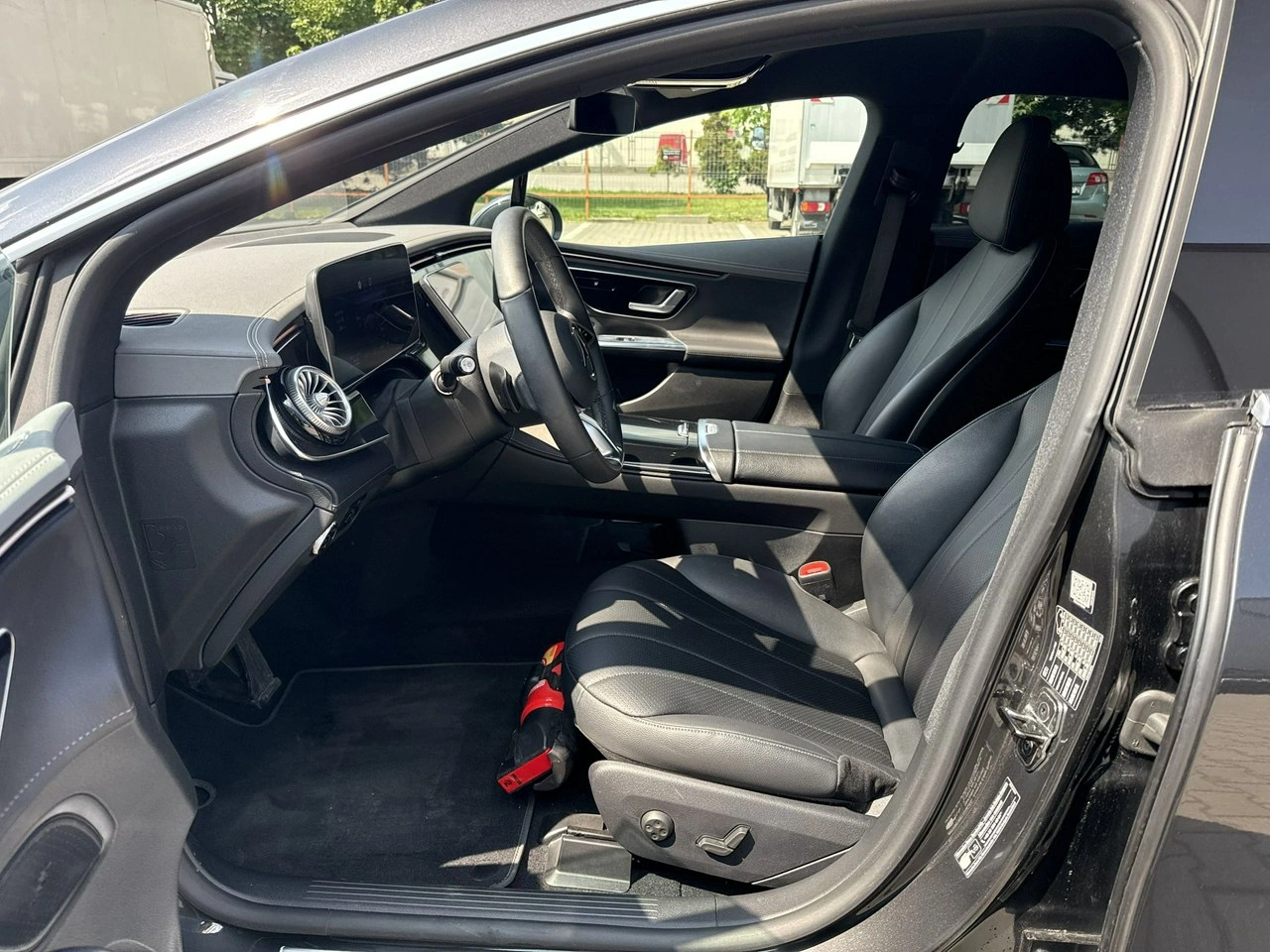 Mercedes EQE - Zdjęcie 10