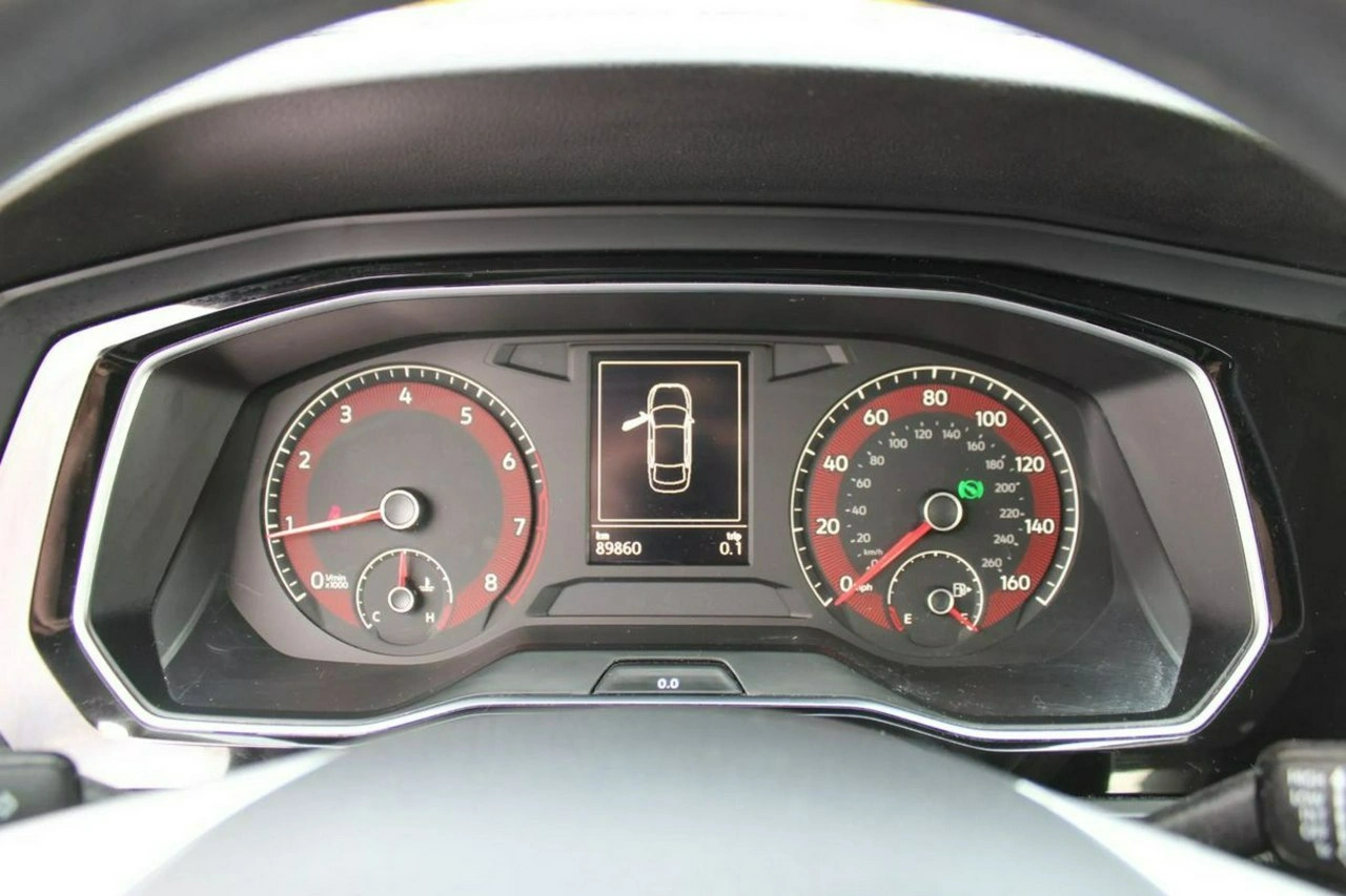 Volkswagen Jetta - Zdjęcie 17