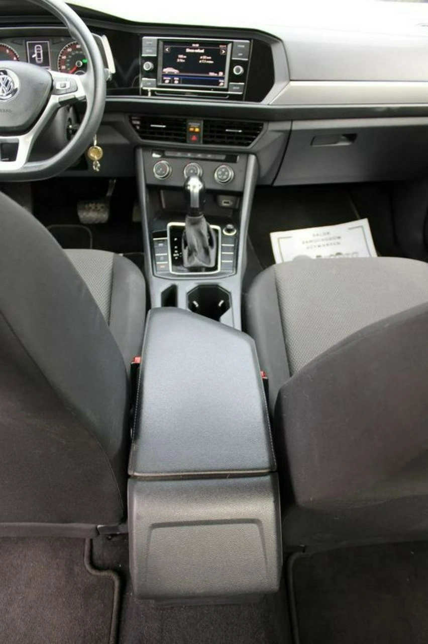 Volkswagen Jetta - Zdjęcie 24