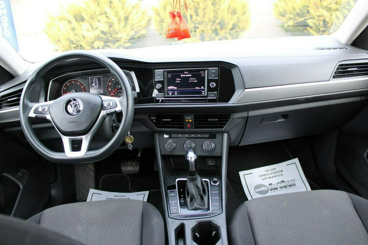 Volkswagen Jetta - Zdjęcie 26