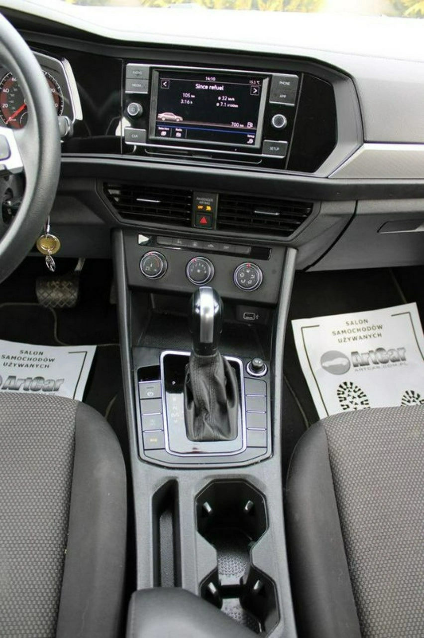 Volkswagen Jetta - Zdjęcie 27