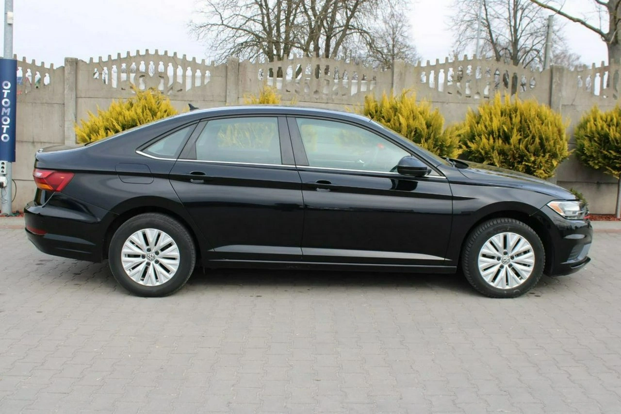 Volkswagen Jetta - Zdjęcie 4