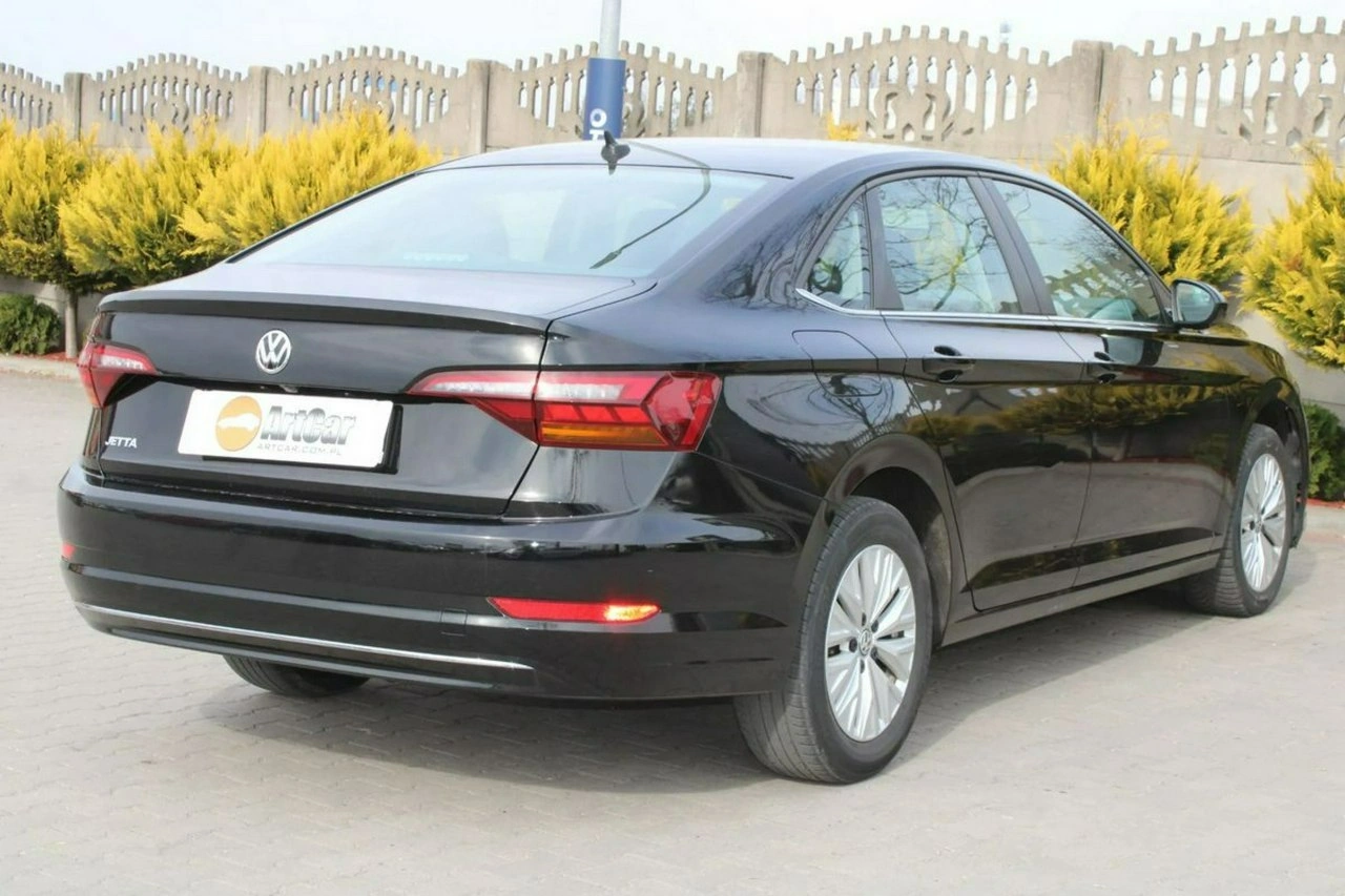 Volkswagen Jetta - Zdjęcie 6