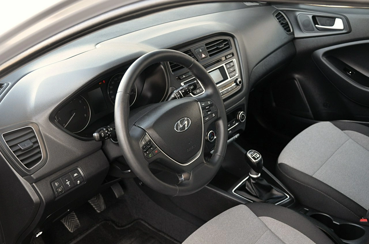 Hyundai i20 - Zdjęcie 11