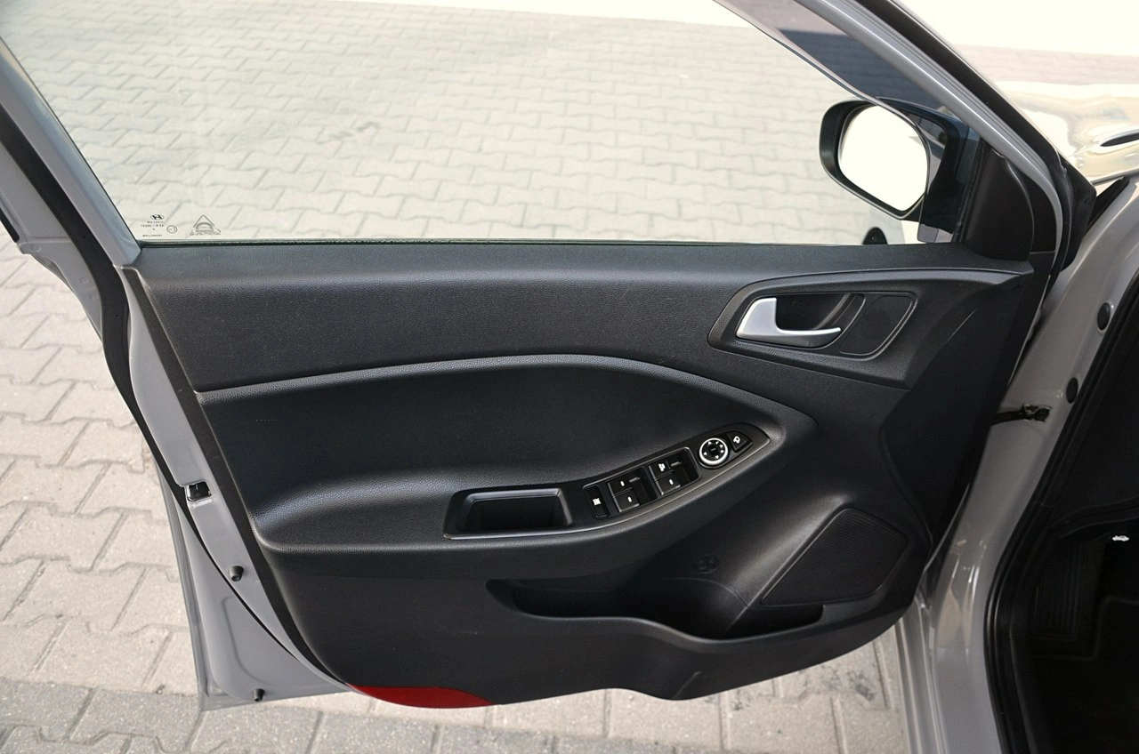 Hyundai i20 - Zdjęcie 12