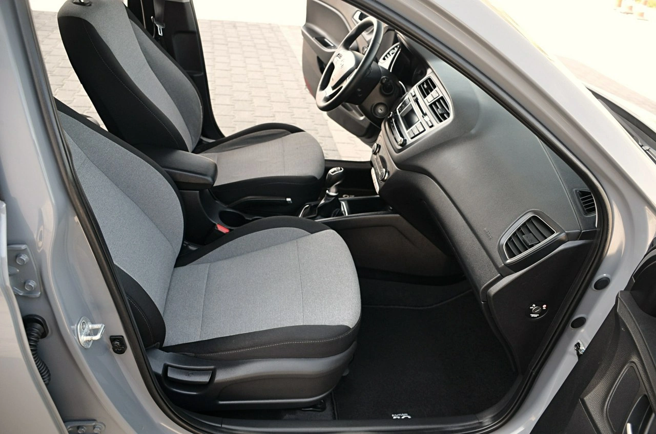 Hyundai i20 - Zdjęcie 15