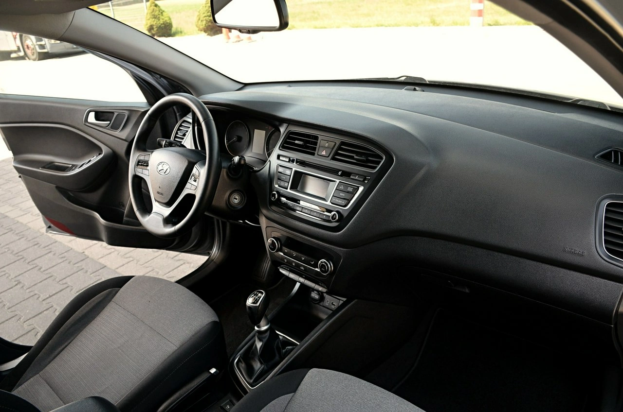 Hyundai i20 - Zdjęcie 16