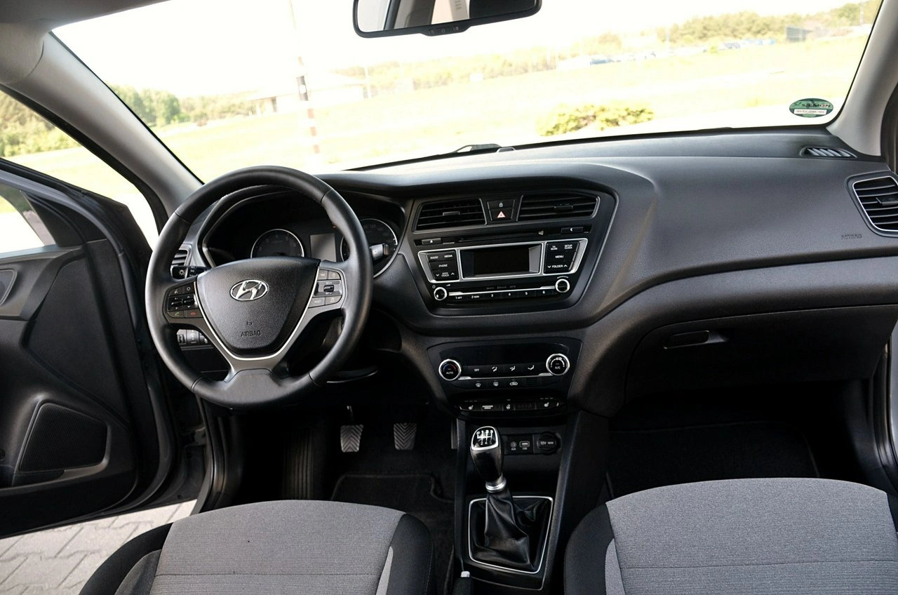 Hyundai i20 - Zdjęcie 18