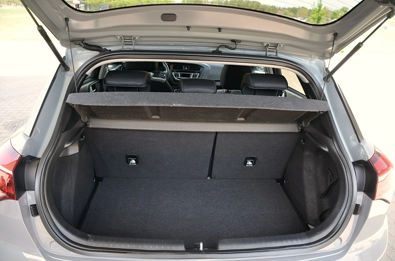 Hyundai i20 - Zdjęcie 21