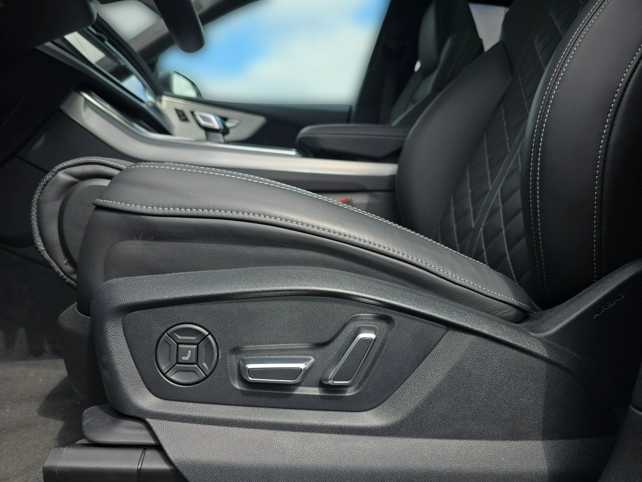 Audi Q8 - Zdjęcie 18