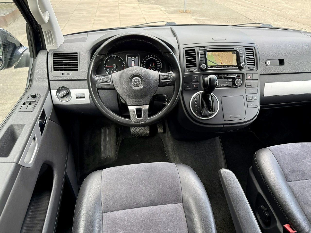 Volkswagen Multivan - Zdjęcie 23
