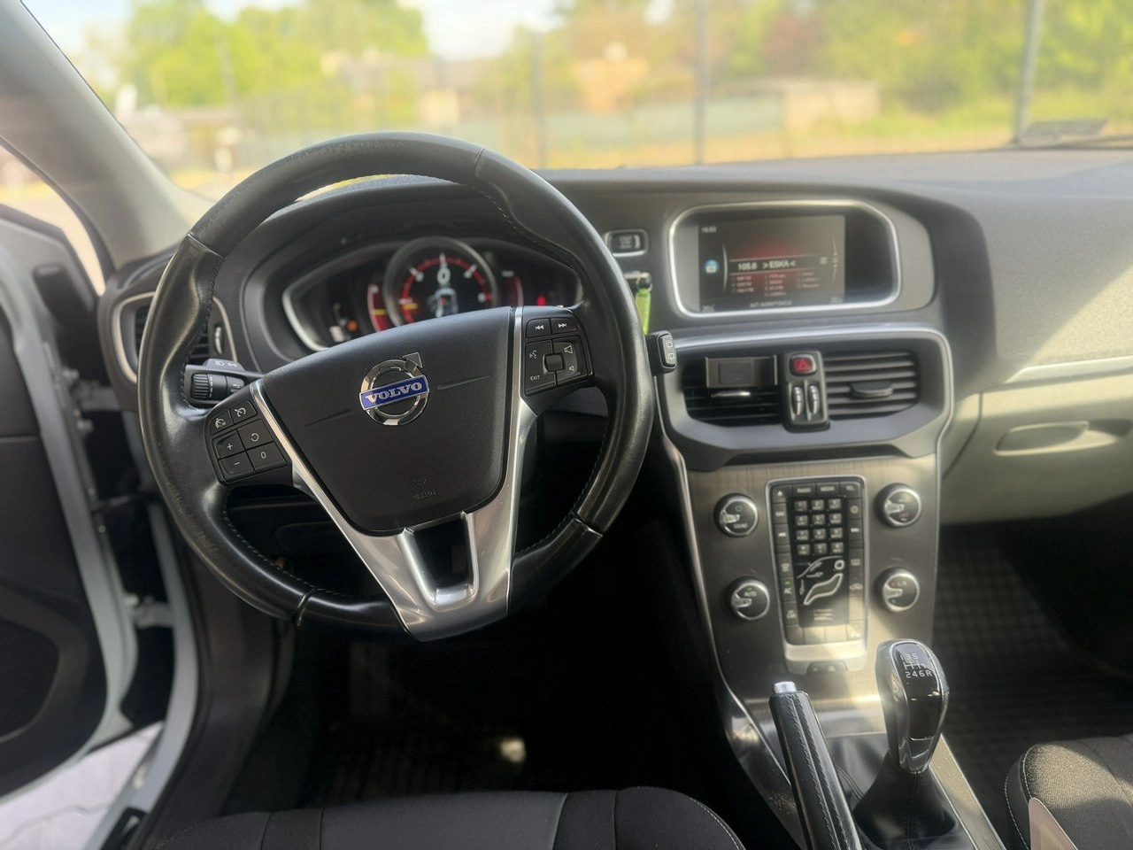 Volvo V40 - Zdjęcie 9