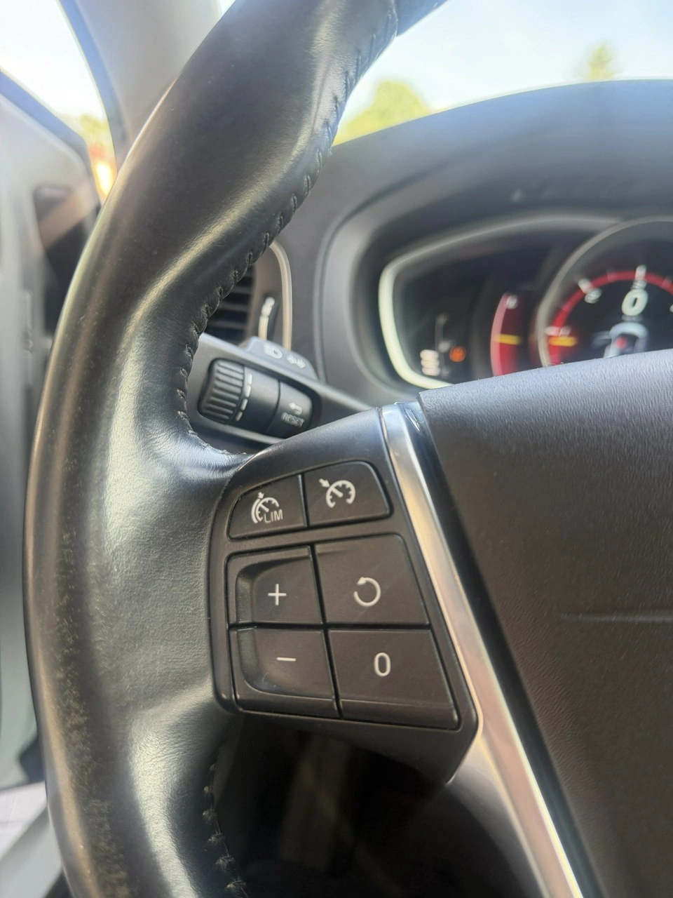 Volvo V40 - Zdjęcie 22