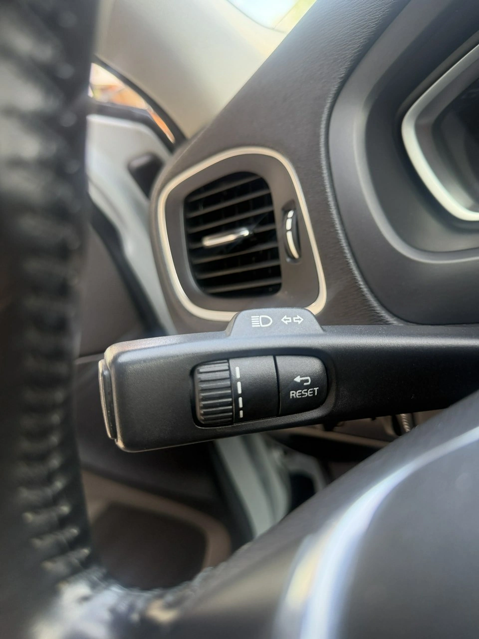 Volvo V40 - Zdjęcie 23