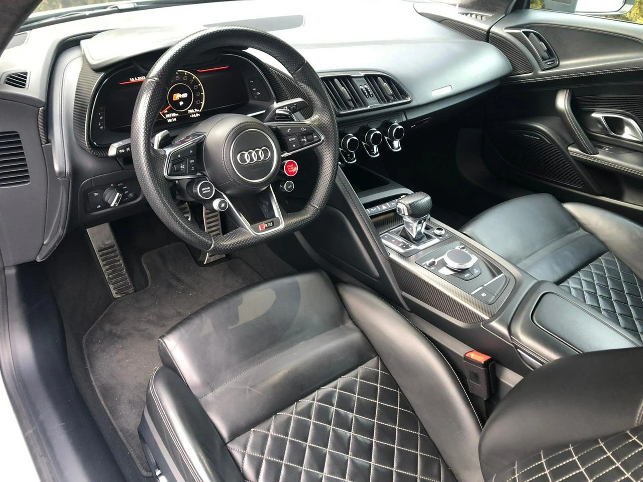 Audi R8 - Zdjęcie 12