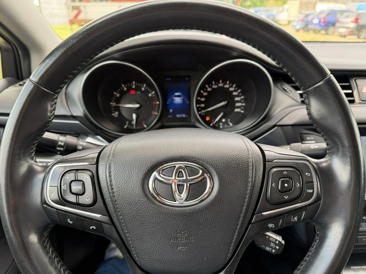 Toyota Avensis - Zdjęcie 9