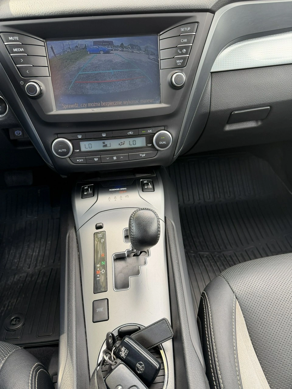 Toyota Avensis - Zdjęcie 10