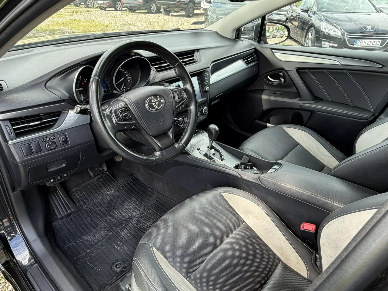 Toyota Avensis - Zdjęcie 12