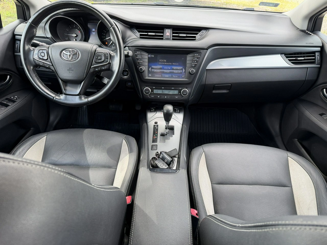 Toyota Avensis - Zdjęcie 8