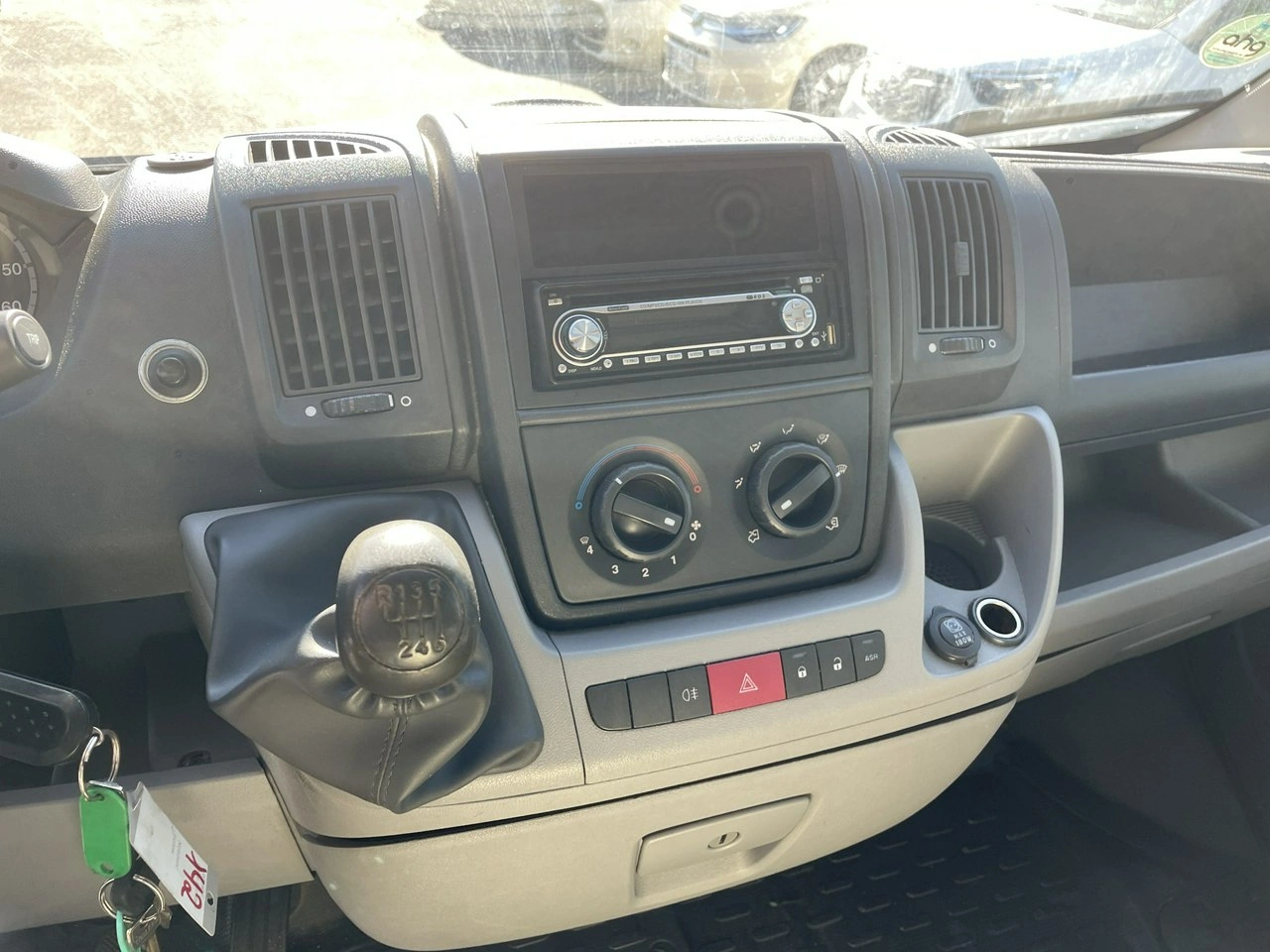 Peugeot Boxer - Zdjęcie 28