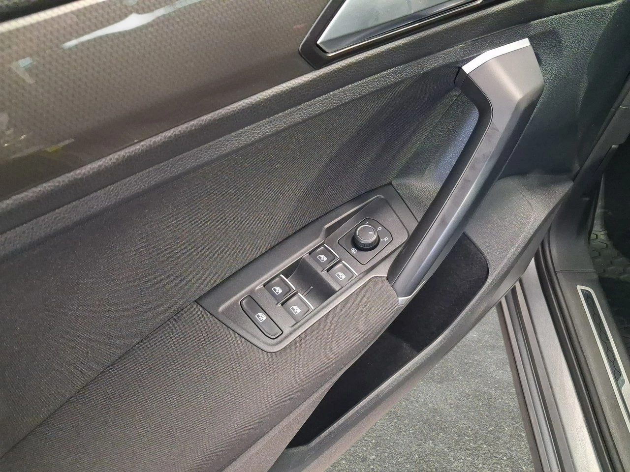 Volkswagen Tiguan - Zdjęcie 18