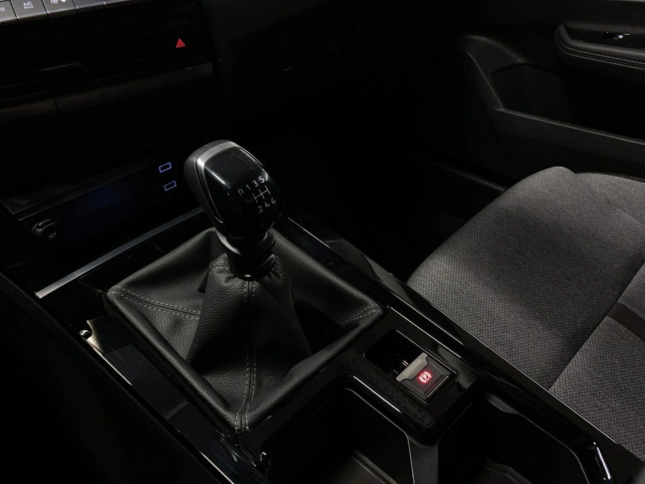 Opel Astra - Zdjęcie 21