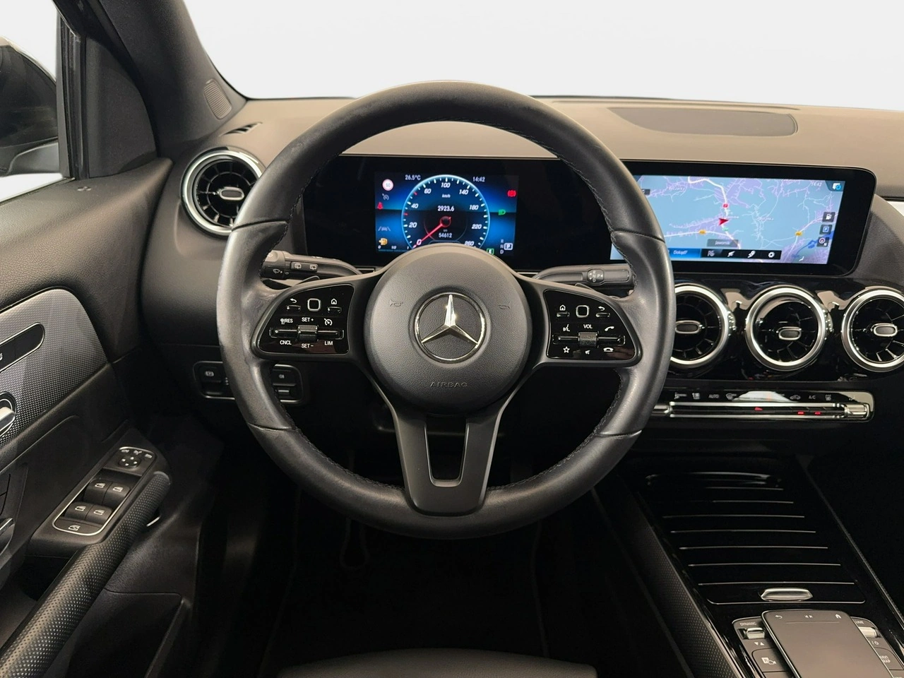 Mercedes GLA 200 - Zdjęcie 17