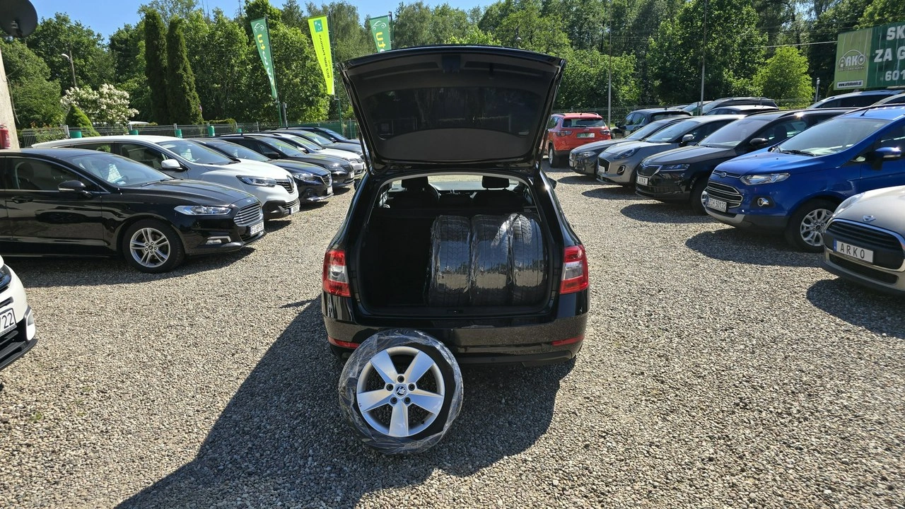 Skoda Octavia - Zdjęcie 11