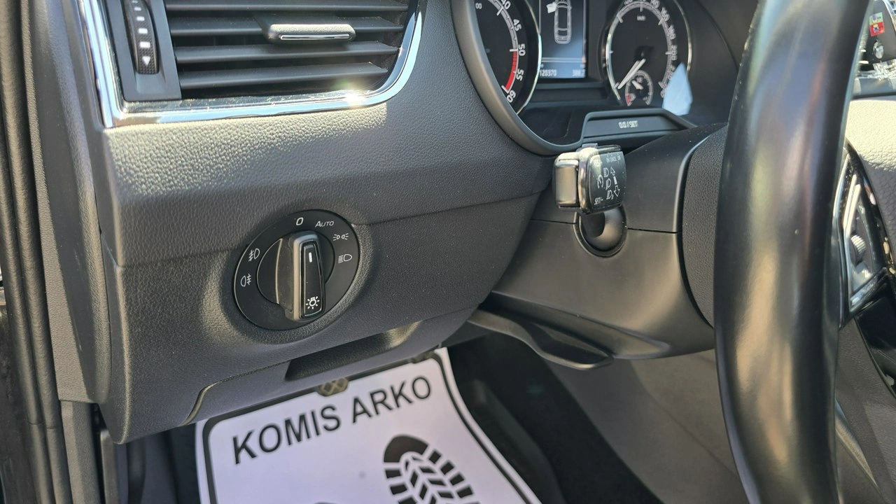 Skoda Octavia - Zdjęcie 15