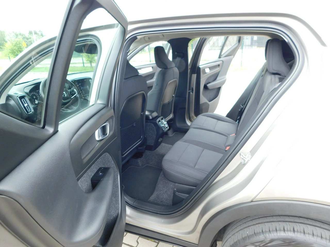 Volvo XC 40 - Zdjęcie 10