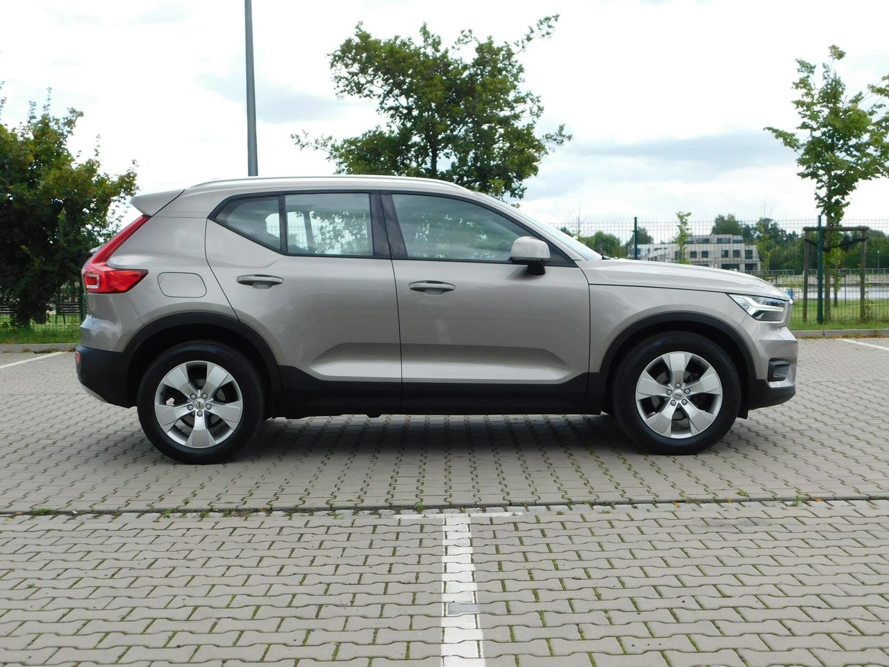Volvo XC 40 - Zdjęcie 3