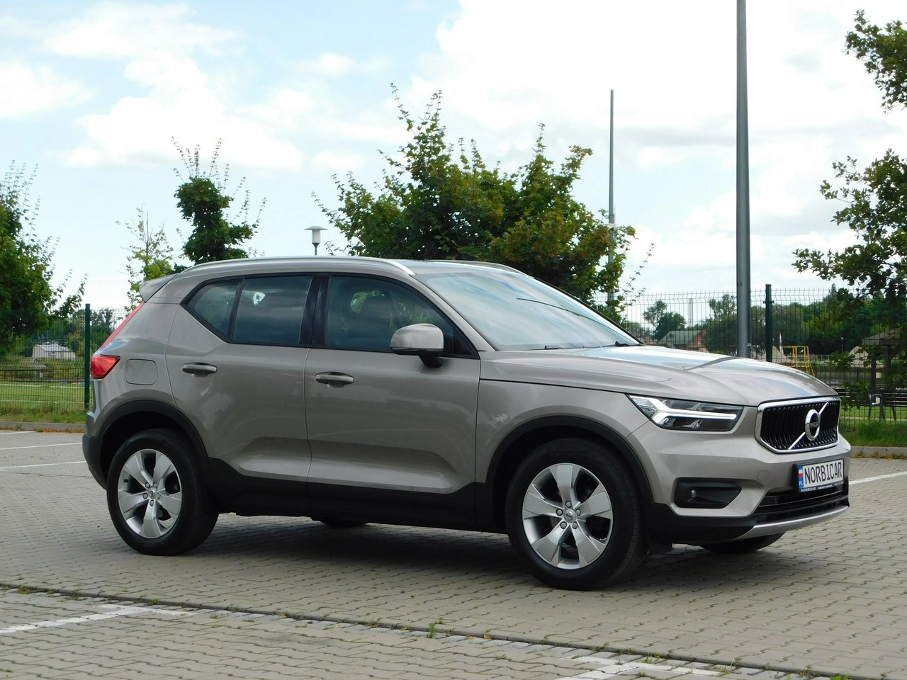 Volvo XC 40 - Zdjęcie 4