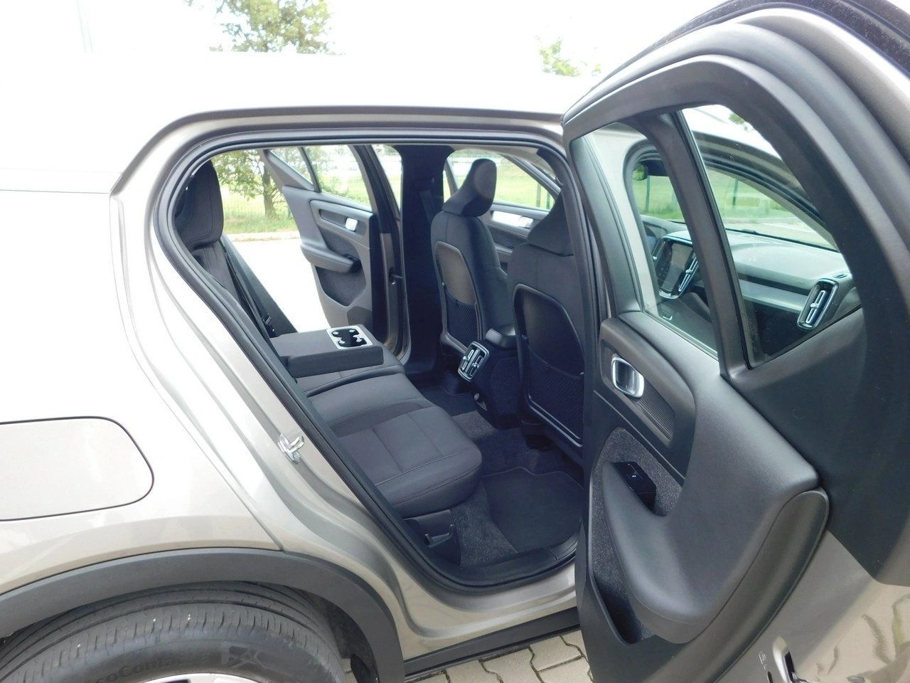 Volvo XC 40 - Zdjęcie 8
