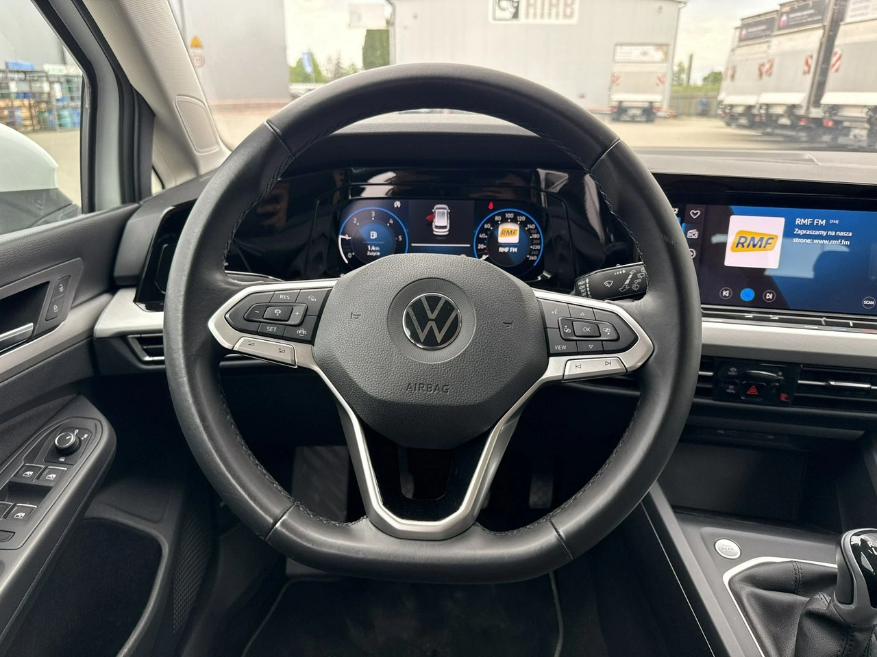 Volkswagen Golf - Zdjęcie 24
