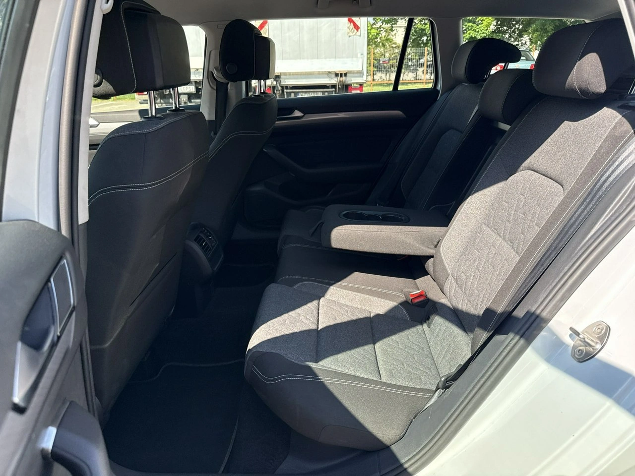 Volkswagen Passat - Zdjęcie 14