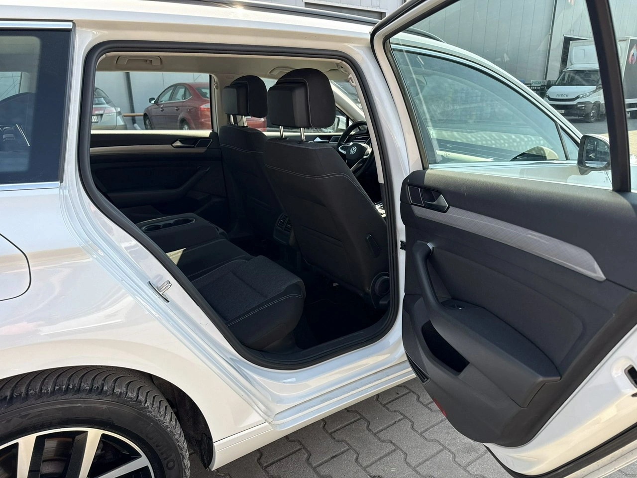 Volkswagen Passat - Zdjęcie 16