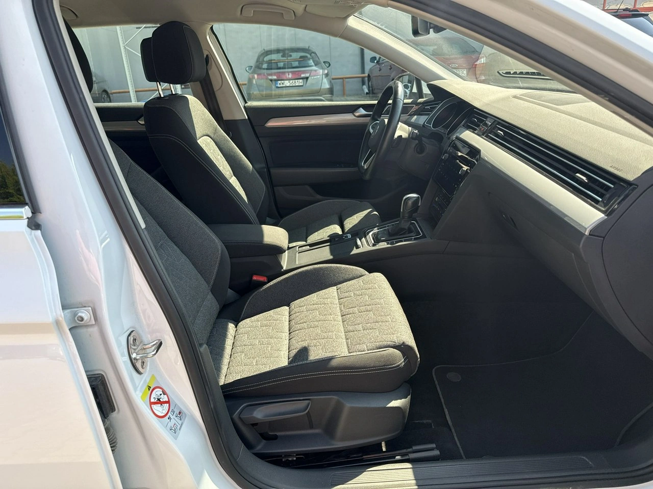 Volkswagen Passat - Zdjęcie 19
