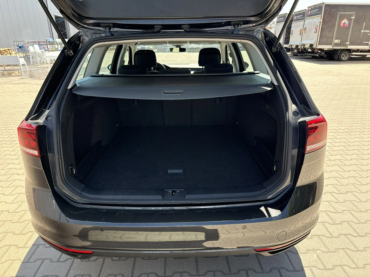 Volkswagen Passat - Zdjęcie 15