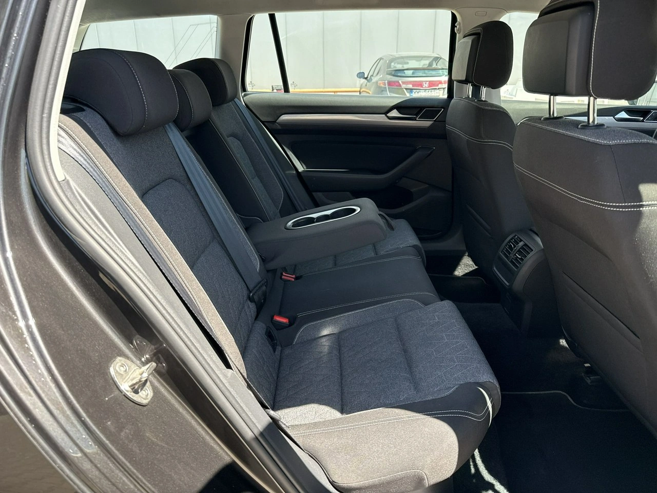 Volkswagen Passat - Zdjęcie 17
