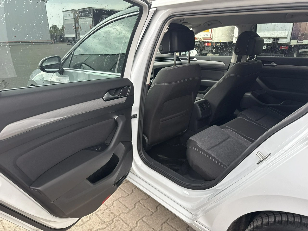 Volkswagen Passat - Zdjęcie 13