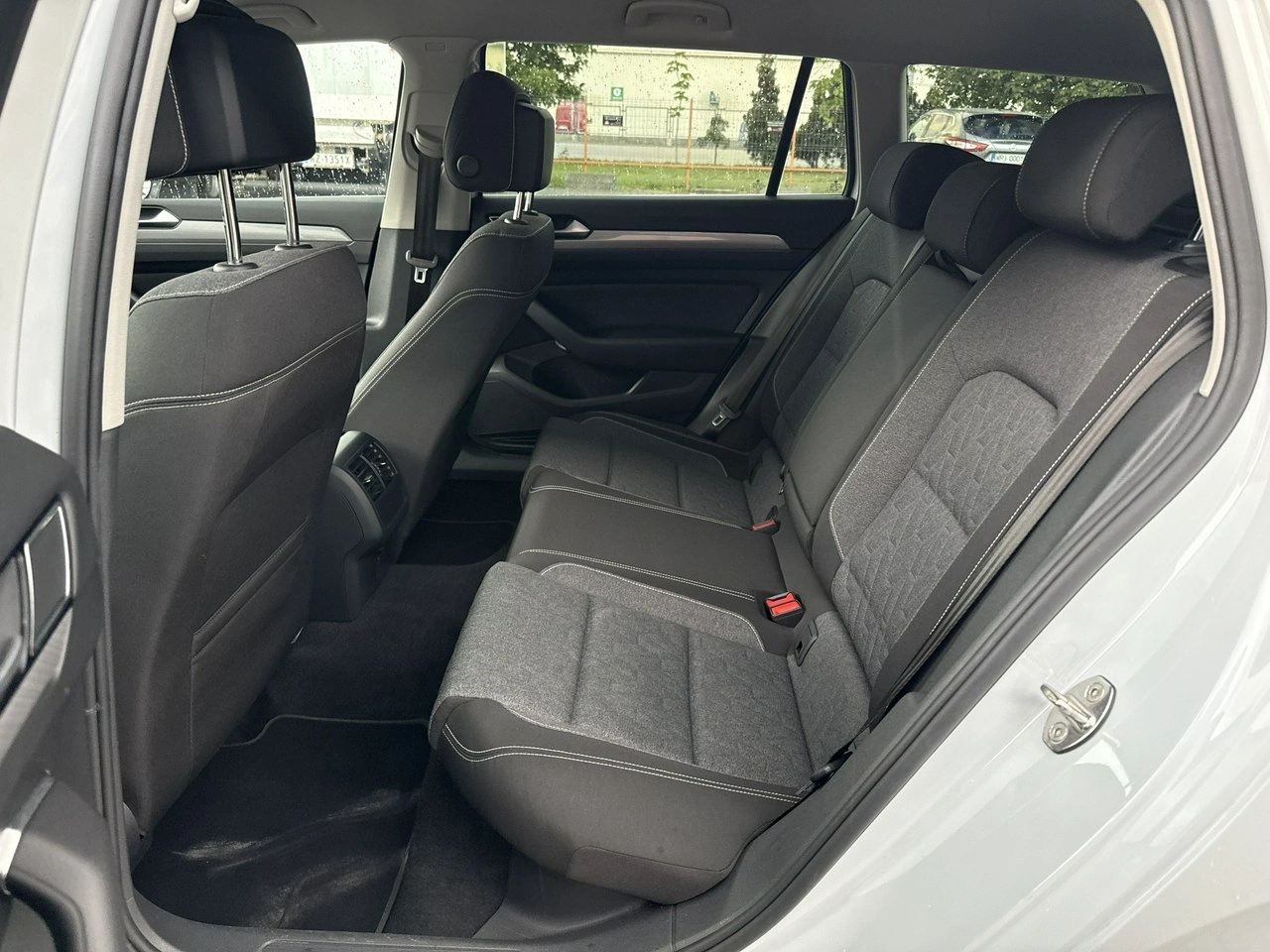 Volkswagen Passat - Zdjęcie 14