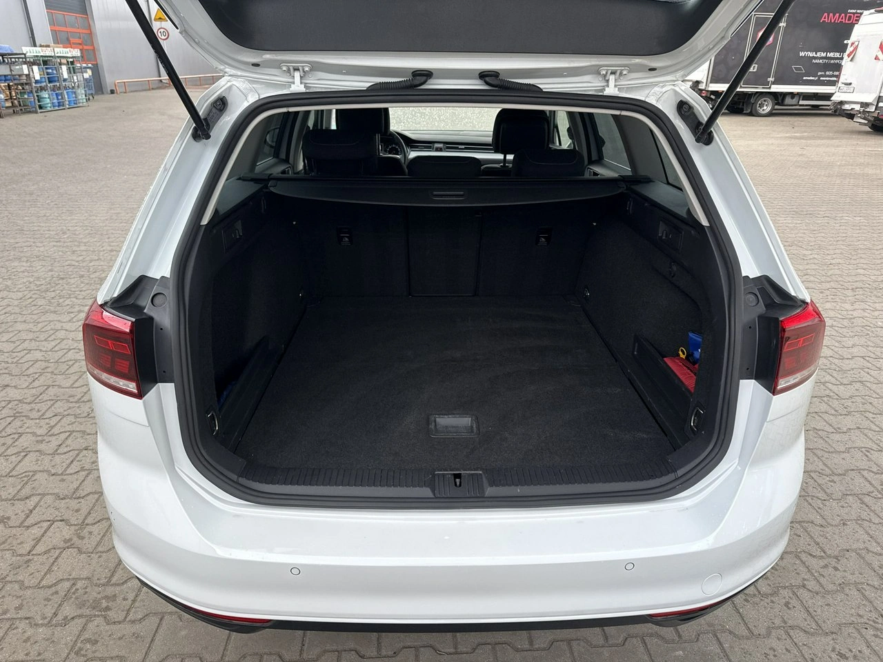 Volkswagen Passat - Zdjęcie 15