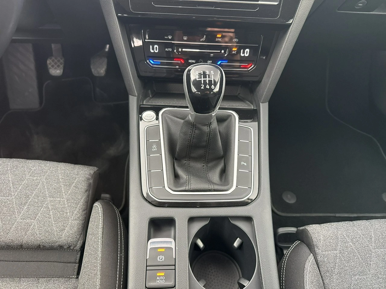 Volkswagen Passat - Zdjęcie 23